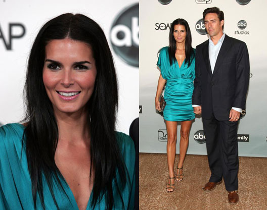Angie Harmon in turquoise dress in 2007